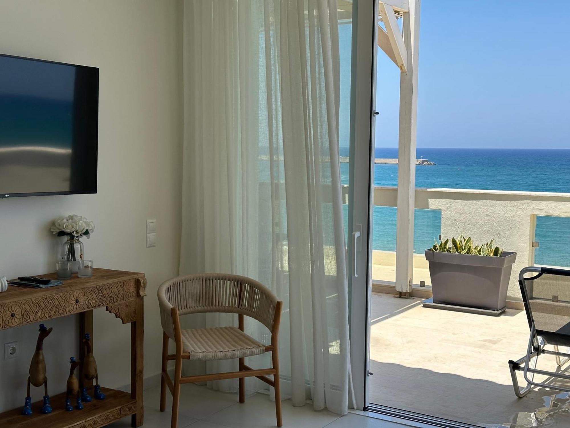 Nathalie'S Beachfront Apartment Rethymno  Exterior photo